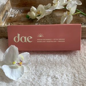 Dae✨Vegan✨Detangle+Style✨Brush✨